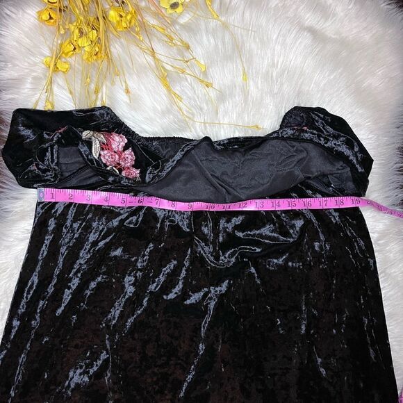 She+Sky Velour off the shoulder embroidered floral dress sz Large - Picture 4 of 6